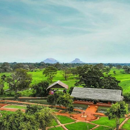 ホテル Ayurvie Sigiriya - Ayurvedic Retreat By Thema Collection エクステリア 写真